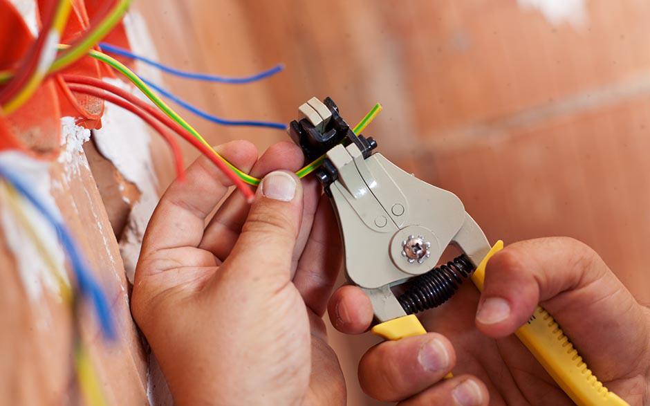 travail électricien Écouen
